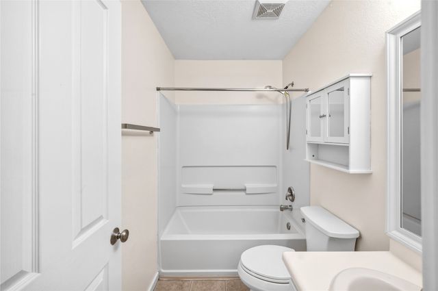 6690 Camino Rojo, Santa Fe, NM 87507