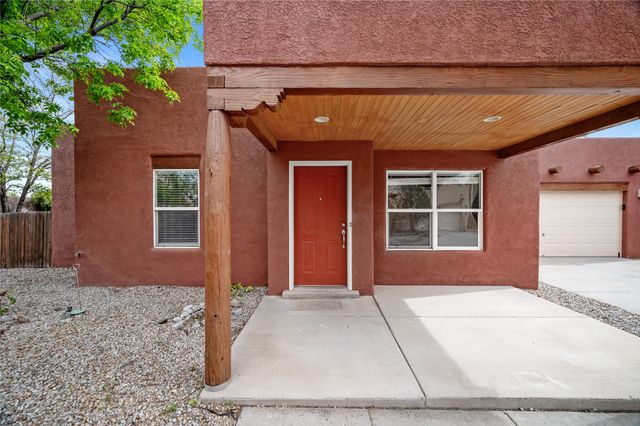 6690 Camino Rojo, Santa Fe, NM 87507