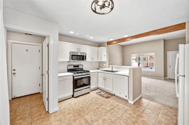 6690 Camino Rojo, Santa Fe, NM 87507
