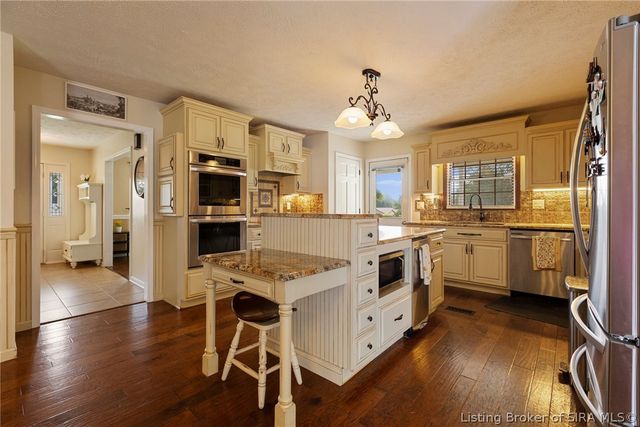 6302 Meadow View Drive, Georgetown, IN 47122
