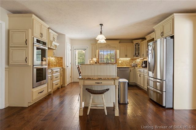 6302 Meadow View Drive, Georgetown, IN 47122