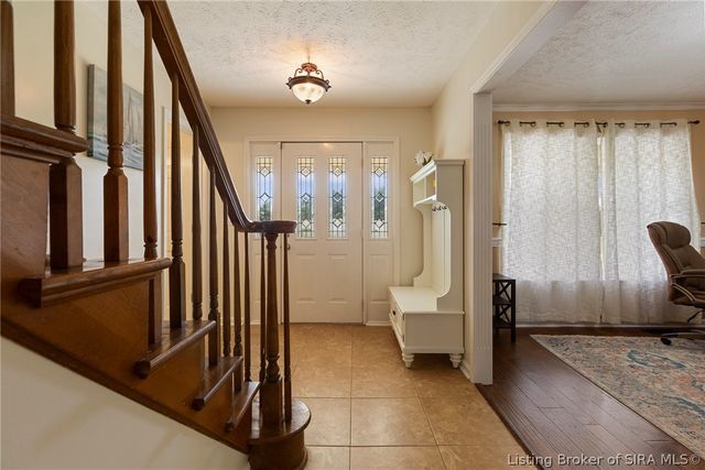 6302 Meadow View Drive, Georgetown, IN 47122
