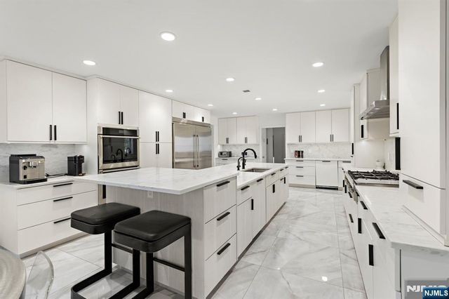 425 Highview Road, Englewood, NJ 07631