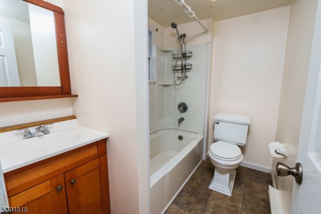 27 Lincoln Rd, Butler Boro, NJ 07405