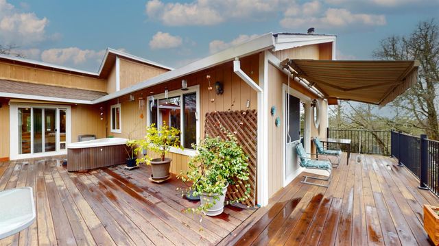 11599 Sandpiper Way, Penn Valley, CA 95946