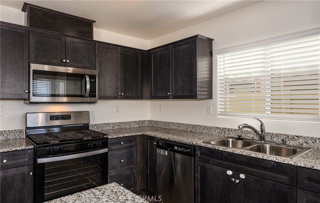 1455 Honor Way, Hemet, CA 92543