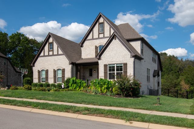 1026 Brighton Ln, Gallatin, TN 37066