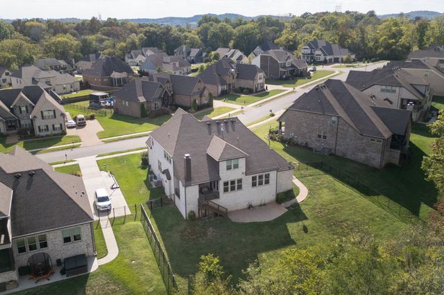 1026 Brighton Ln, Gallatin, TN 37066
