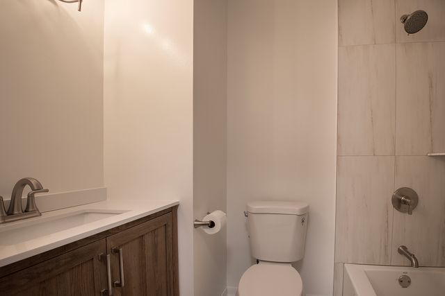 1021 Lonsdale Road, Elk Grove Village, IL 60007