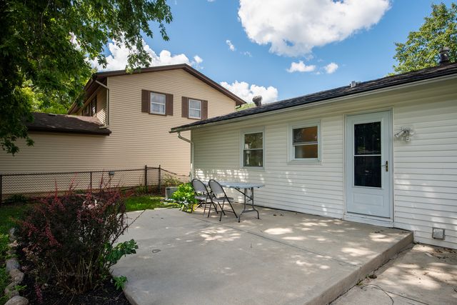 1021 Lonsdale Road, Elk Grove Village, IL 60007