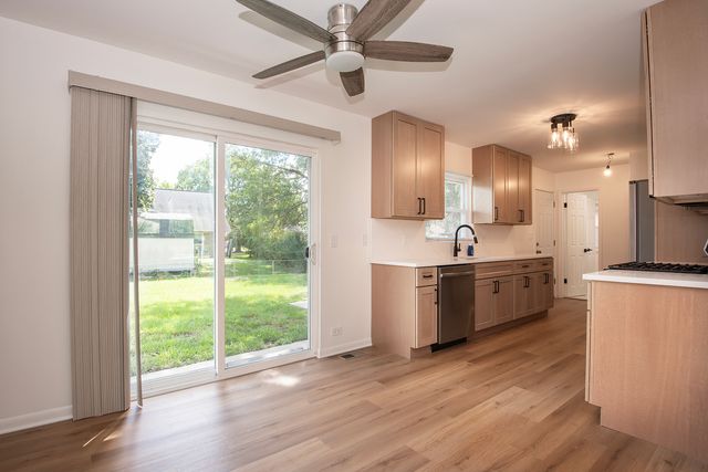 1021 Lonsdale Road, Elk Grove Village, IL 60007