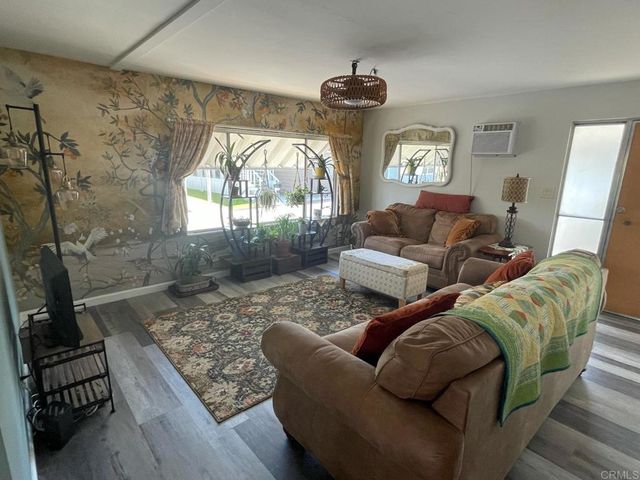 8301 Mission Gorge 189, Santee, CA 92071