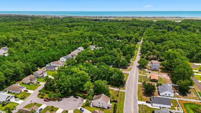 35 Parkland Ct., Pawleys Island, SC 29585