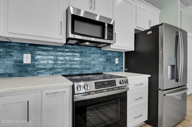 705 S Topsail Drive A, Holly Ridge, NC 28445