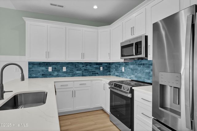 705 S Topsail Drive A, Holly Ridge, NC 28445