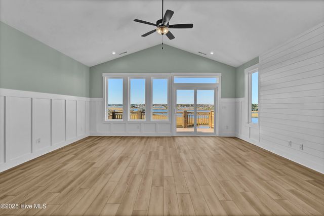 705 S Topsail Drive A, Holly Ridge, NC 28445