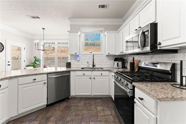 3713 Golden Ive Drive, Buford, GA 30519