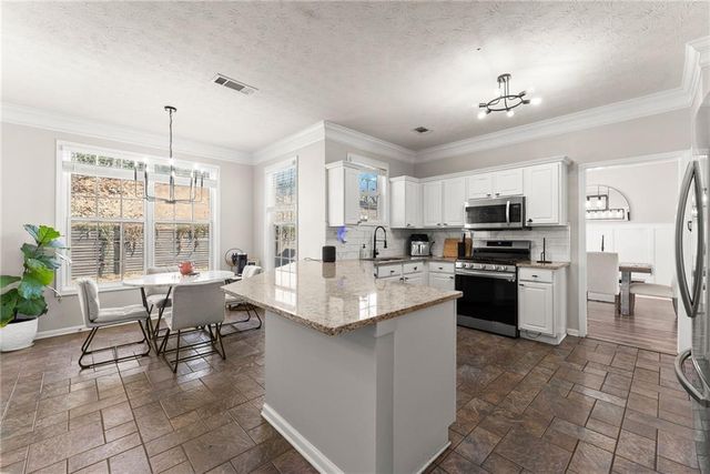 3713 Golden Ive Drive, Buford, GA 30519