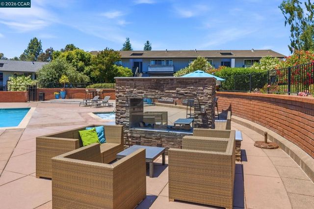 233 Masters Ct 4, Walnut Creek, CA 94598