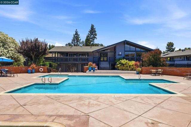 233 Masters Ct 4, Walnut Creek, CA 94598