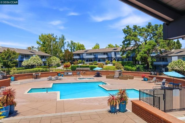 233 Masters Ct 4, Walnut Creek, CA 94598