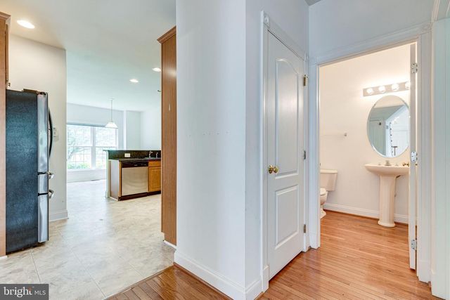25634 CREEK RUN TER, Chantilly, VA 20152