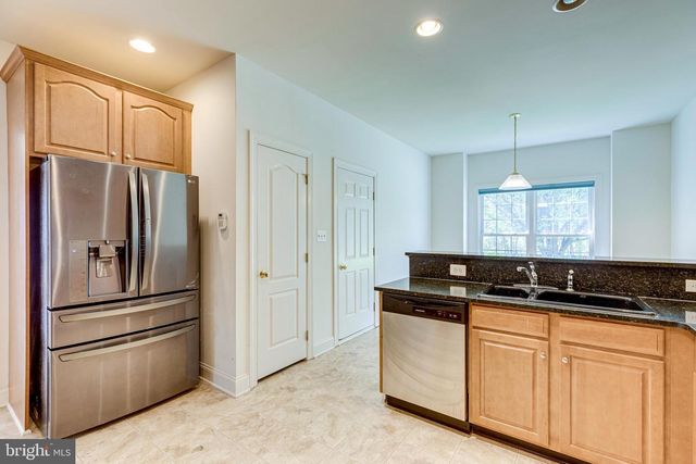 25634 CREEK RUN TER, Chantilly, VA 20152