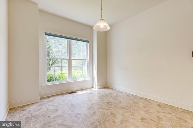 25634 CREEK RUN TER, Chantilly, VA 20152
