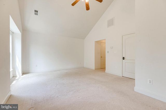 25634 CREEK RUN TER, Chantilly, VA 20152