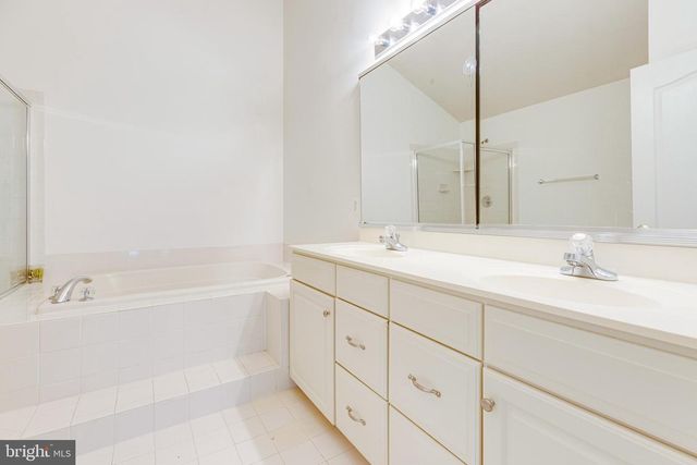 25634 CREEK RUN TER, Chantilly, VA 20152