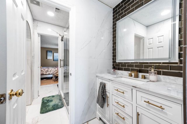 14406 Brentshire Lane, Houston, TX 77069