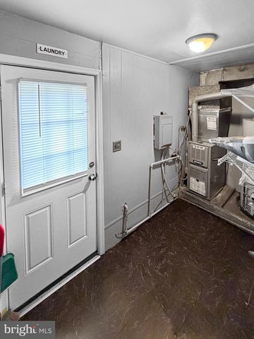 15 MARK, New Castle, DE 19720