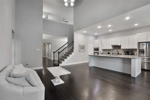 925 Spring Falls Drive, Mckinney, TX 75071