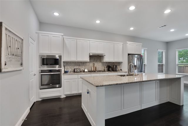 925 Spring Falls Drive, Mckinney, TX 75071