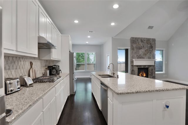 925 Spring Falls Drive, Mckinney, TX 75071