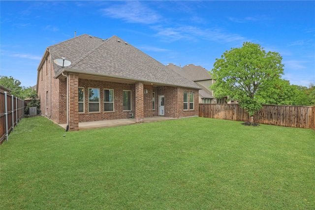 925 Spring Falls Drive, Mckinney, TX 75071