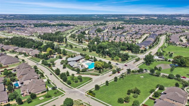 925 Spring Falls Drive, Mckinney, TX 75071