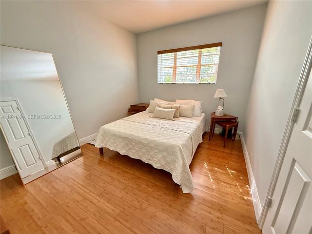 4812 Pine Tree Dr 103, Miami Beach, FL 33140