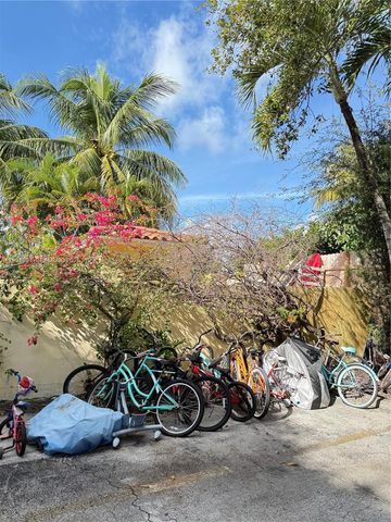 4812 Pine Tree Dr 103, Miami Beach, FL 33140