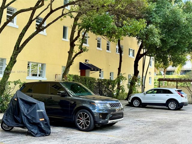 4812 Pine Tree Dr 103, Miami Beach, FL 33140