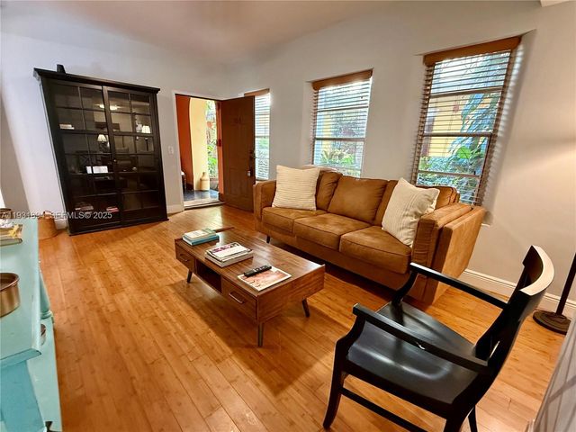 4812 Pine Tree Dr 103, Miami Beach, FL 33140