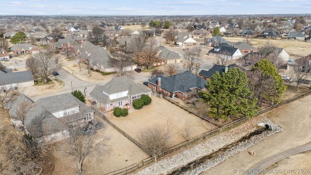 9119 N 102nd East Avenue, Owasso, OK 74055