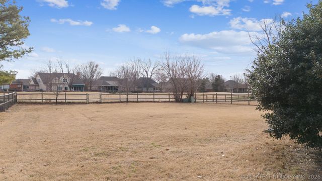 9119 N 102nd East Avenue, Owasso, OK 74055