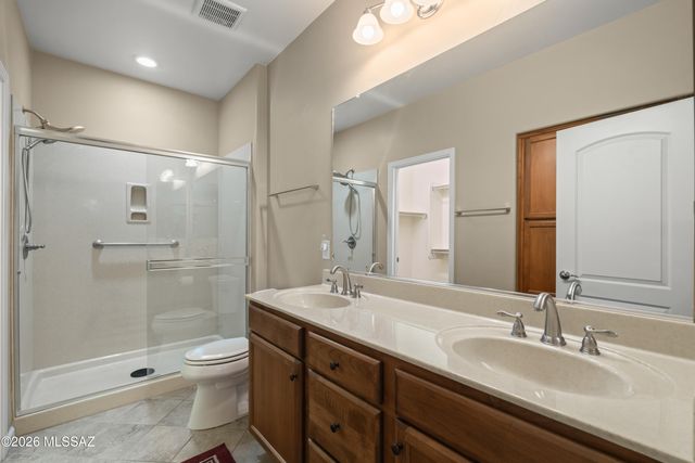 850 N Broken Hills Drive, Green Valley, AZ 85614