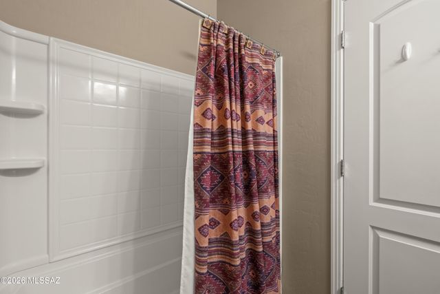 850 N Broken Hills Drive, Green Valley, AZ 85614