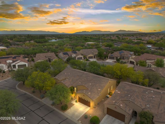 850 N Broken Hills Drive, Green Valley, AZ 85614