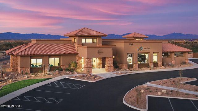 850 N Broken Hills Drive, Green Valley, AZ 85614