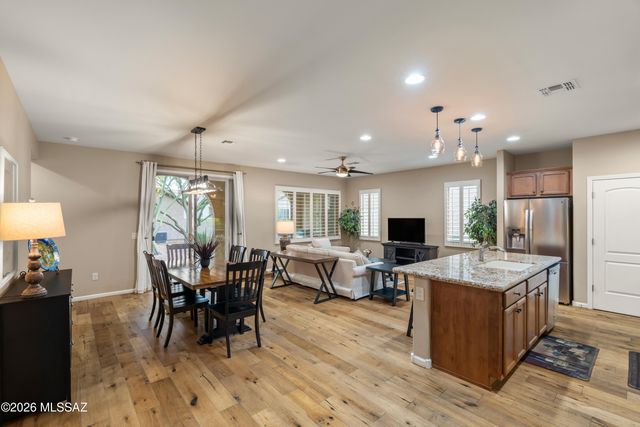 850 N Broken Hills Drive, Green Valley, AZ 85614