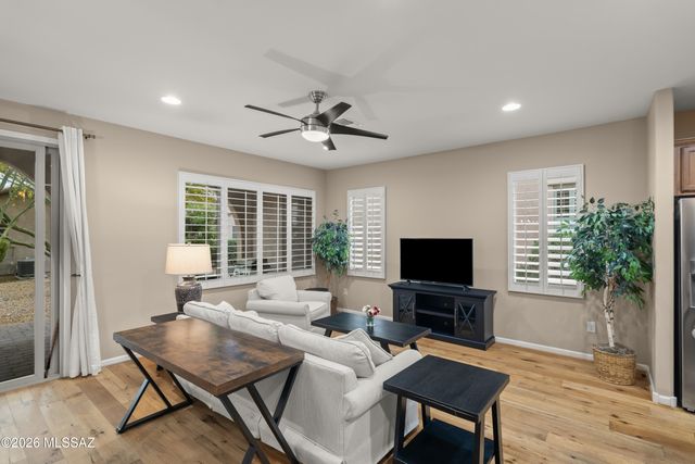 850 N Broken Hills Drive, Green Valley, AZ 85614