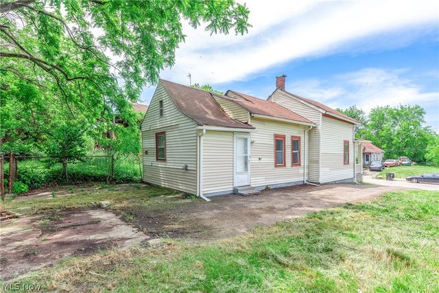 5838 Portage Avenue, Cleveland, OH 44127